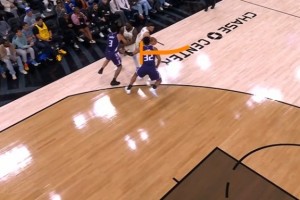 皇冠体育登录入口-还一个！追梦给库里挡拆被吹掩护犯规 科尔挑战也以失败告终