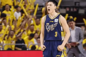 广东G2绝杀3将太爆了！胡明轩与奎因燃尽，张皓嘉最后攻守锁胜局